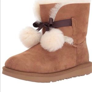 Girls uggs size 1